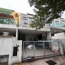 3 Sty Freehold For Sale, 20x 80,Ready Move in, Cheap Cheap 9xxk only