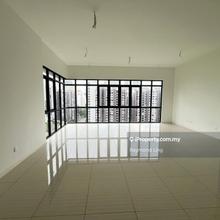 Corner 3 Bedrooms Inwood With L-Shape Window For Sale 
