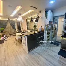 Freehold Aparment, 2 Car Park, Fully Renovated & Fully Furnished.