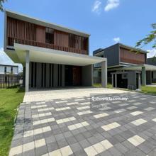 Stunning Modern Zero Lot Bungalow, Eco Sanctuary
