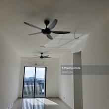Bare unit 3r2b (2 aircond give away)