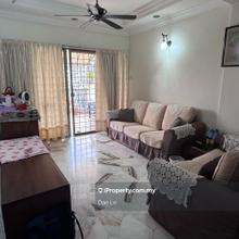 Sri Kinabalu, 4 bedroom unit, Greenary, near to cover car park.