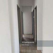 Mutiara Rini Pangsapuri Jasa Flat,Original Condition,Level 4,Bumi Lot