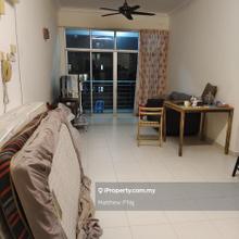 BL Avenue - Partly Renovated - 1100' - 2 Car Parks - Farlim