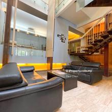 Coolest Townhouse: Big Bedrooms, Party Backyard, Your Own Chill Space