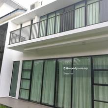 Water Edge Residences @ Double Storey Semi D -Face Water Pond / 6 room