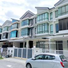 Keep well Higher Ceiling 2.5 Storey House For sale 