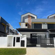 Brand new 2 Storey Semi D Setia Utama 4 by water