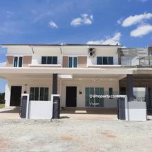 Rumah Teres Dua Tingkat di Kuala Ketil