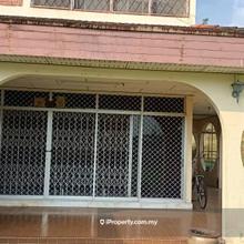 Spacious bungalow in Taiping for sale