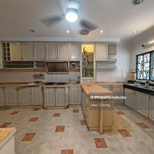 Semi D in Prime spot gated guarded & well maintained