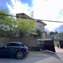 Bungalow with Swimming Pool