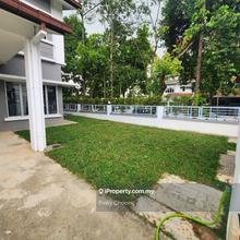 Corner terrace house 