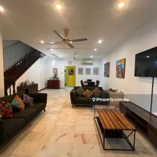 Renovated 2storey intermediate link house @ Desa Sri Hartamas for sale