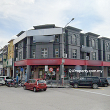 Investment Property ROI c4%. Corner 3 Storey Shop Office Taipan USJ