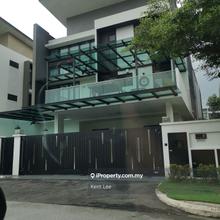 3 storey bungalow fully furnish Shah Alam for sale