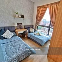 The grand Subang ss13, master room for rent 