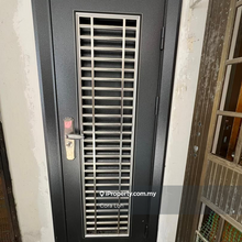 Apartment Lingkaran Nusaria Taman Nusaria @ Gelang Patah Low Cost Flat