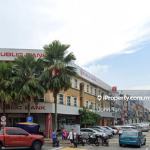 Facing main road and near to mrt station