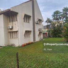 Basic Corner unit - Walking distance to Lrt