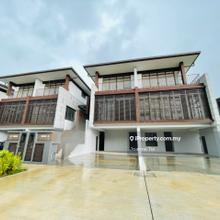 Beautiful Endlot 3 Storey Terrace House for Sale