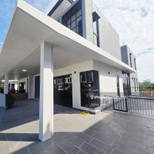 Full Reno with Nice City View2.5 Storey Semi D Bromelia Bukit Puchong
