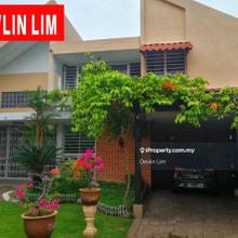 Aged charm with renovation potential ; Large Semi D off Jln Macalister