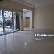 Renovated 3 sty house, spacious layout, kitchen cabinet, gated guarded