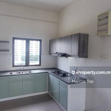 Deluxe low rise corner unit sell below market value, many unit on hand