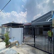 Taman University , Single Storey , Newly Renovated