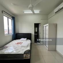 Walking distance to mrt, rental include utilities