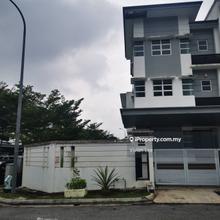 Blue sky Semi-D house corner for Sale