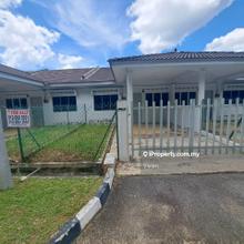 Rumah Teres Setingkat di Pengkalan Hulu  