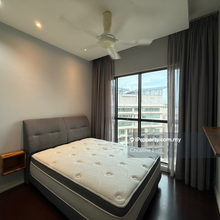 Nice unit, Clean condition, Pool view, Doorstep MRT with Carpark 