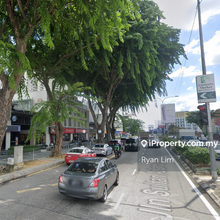 Corner, Facing mainroad