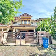 Renovated Freehold Superlink Home in Bukit Jelutong Gated & Guarded