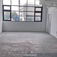 Office for rent . With lift 