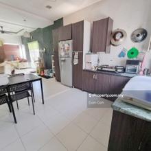 End lot with Land The Lake Residence Townhouse Ground Floor 