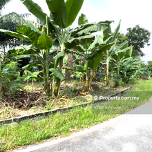 Residential zoning. Surrounded by residential. 2 km to beach. Nego
