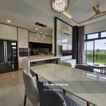Corner terrace/ Walking distance to international sch n shops/Renovate