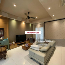 E&O Ariza Seafront Well Furnished and Renovated Terrace House