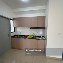 Kitchen cabinet Aircond Low floor Balcony Corner lot Ready move in