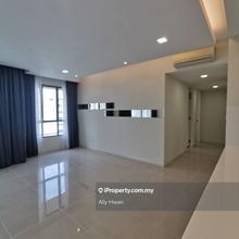 Well kept unit sells with tenancy until 2026 March.