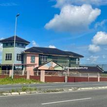 Facing Main Road, Big Land Size Bungalow @ Batu 9, Kuching.