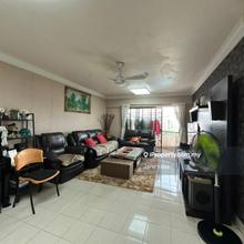 Freehold Idaman putera,Renovated,strata ready,near shops,restaurants
