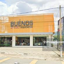 Commercial bungalow for Sale