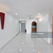 Renovated Unit. 1108 sqft 3 rooms