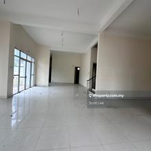 Senior Property Agent in Real Estate industry for more than 10 years