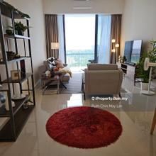 Golf View! Tastefully design! Perfect condition! Move in now!