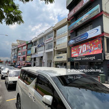 Facing Main Road 4 sty Shop Roi 5%